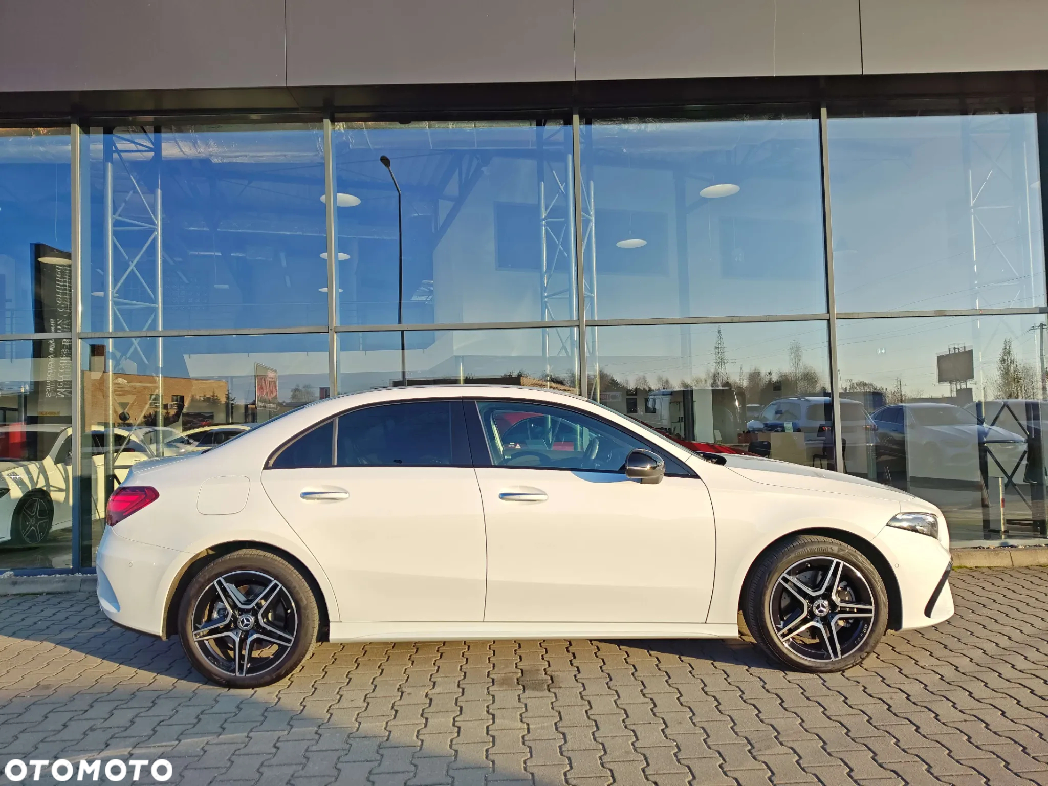 Mercedes-Benz Klasa A 250 e PHEV AMG Line 8G-DCT - 4