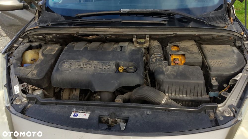 Peugeot 307 2.0 HDI XT Premium - 6
