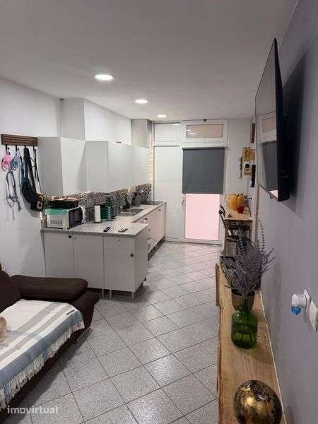 Loja em transformacao para apartamento  t1+1 - Grande imagem: 2/11