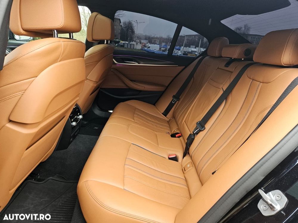 BMW Seria 5 530i xDrive AT MHEV - 13