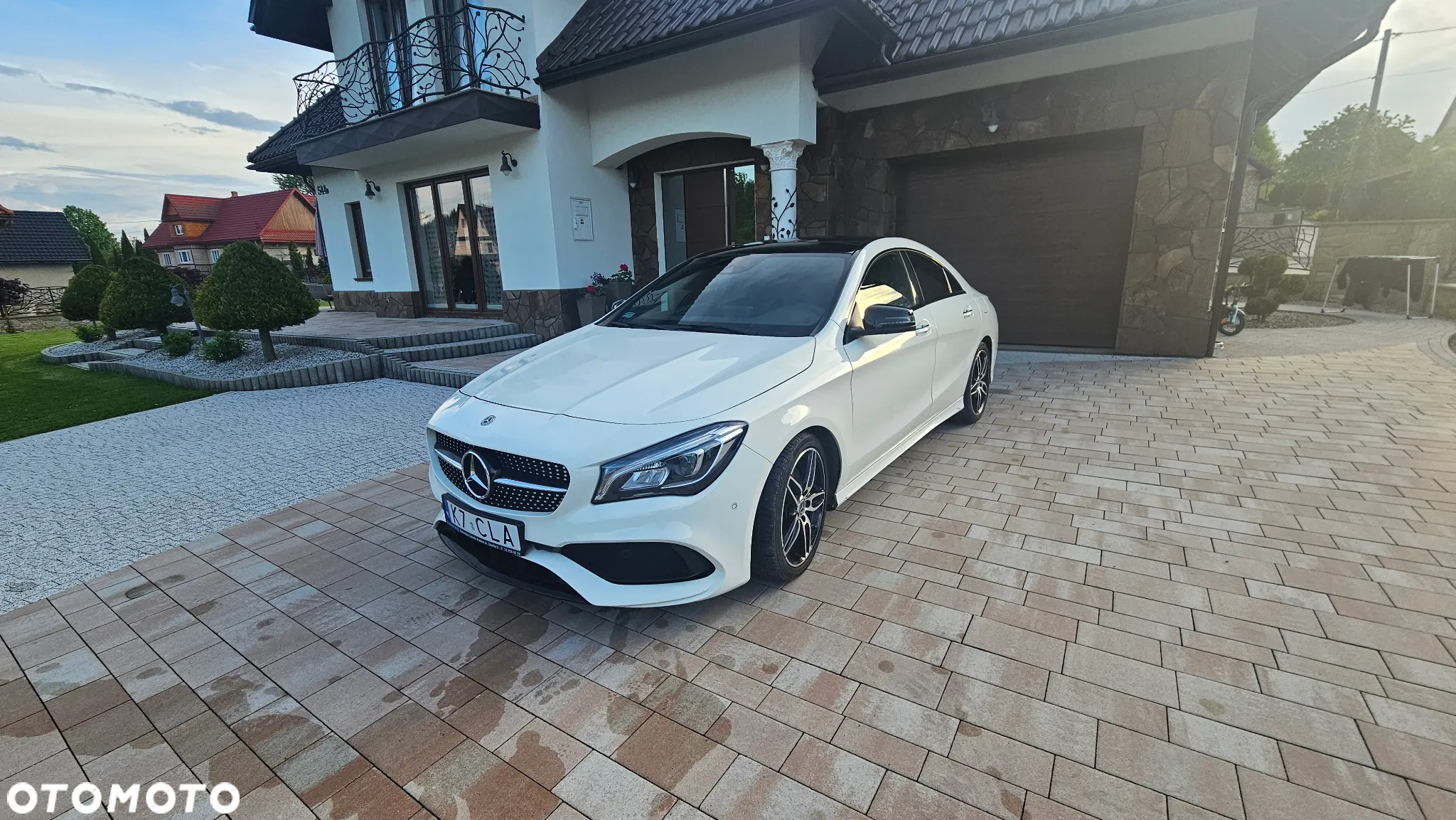 Mercedes-Benz CLA 220 4-Matic AMG Line - 4