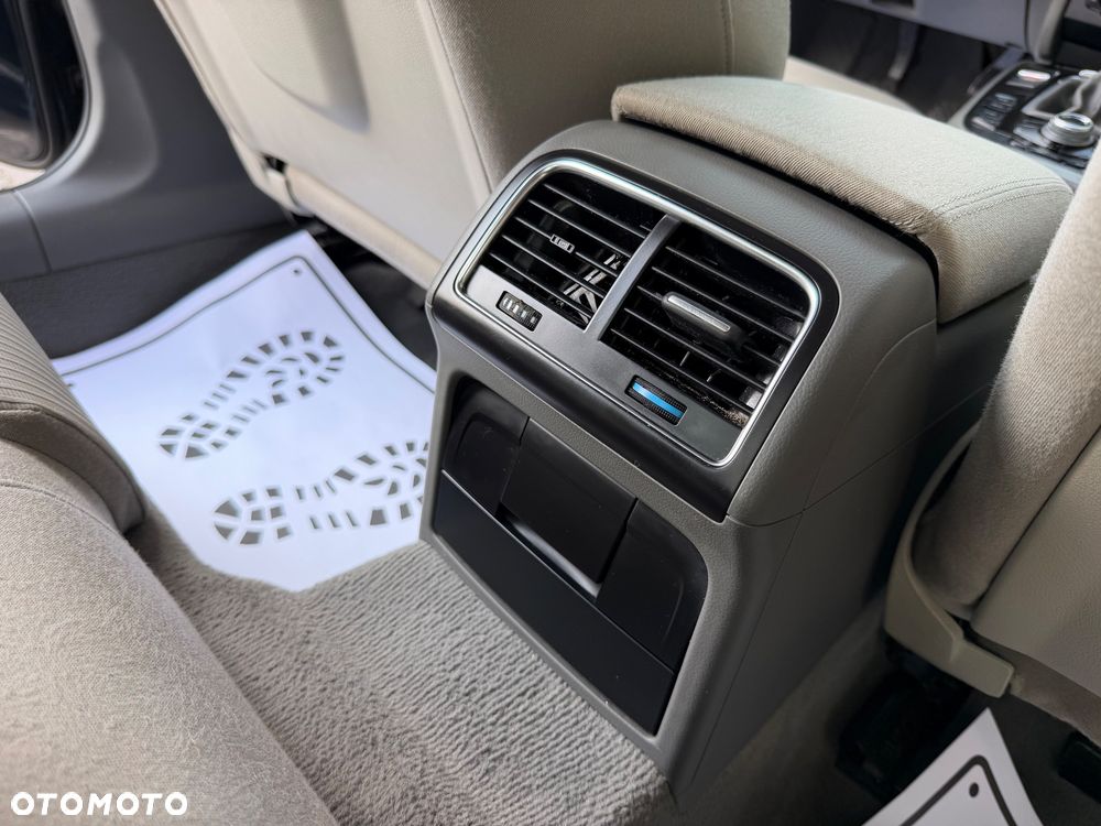 Audi A4 Limousine - 32