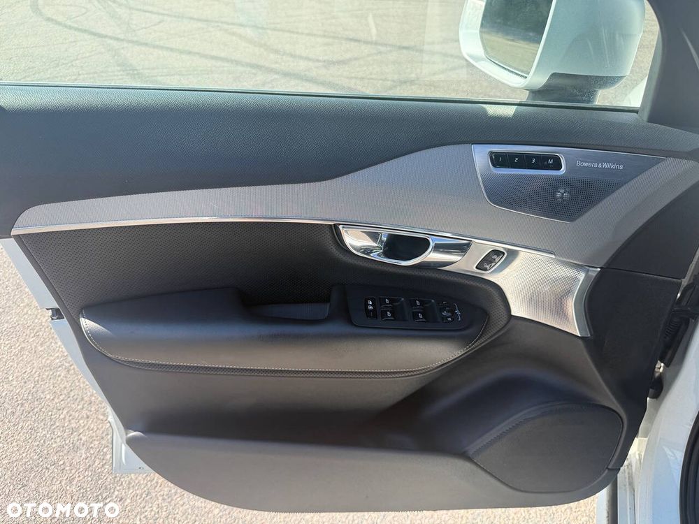 Volvo XC 90 - 31