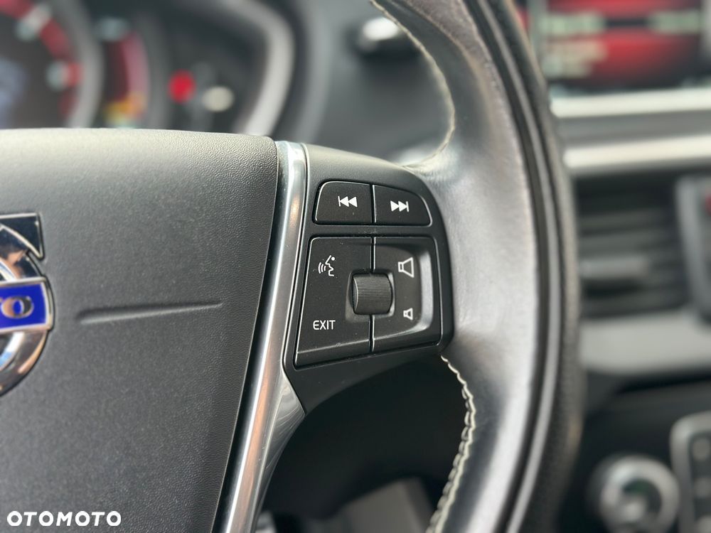 Volvo V40 D2 Drive-E R-Design Momentum - 15