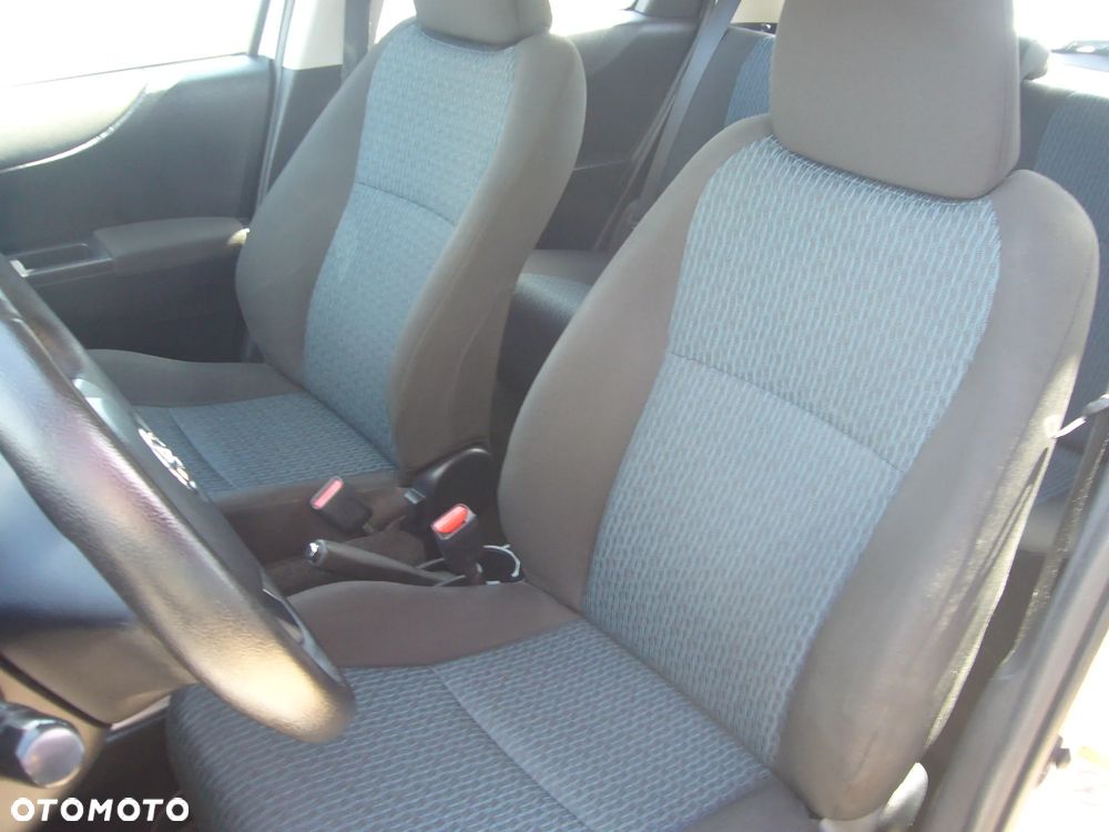 Toyota Yaris - 12