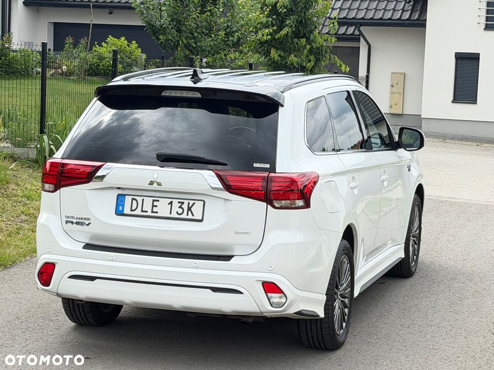 Mitsubishi Outlander 2.4 4WD Top - 17