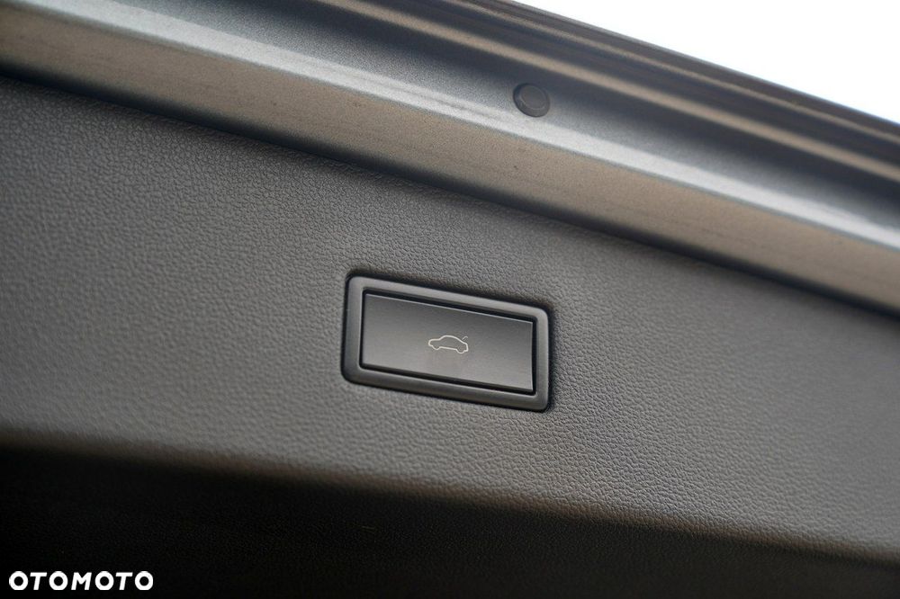 Volkswagen Tiguan Allspace - 16