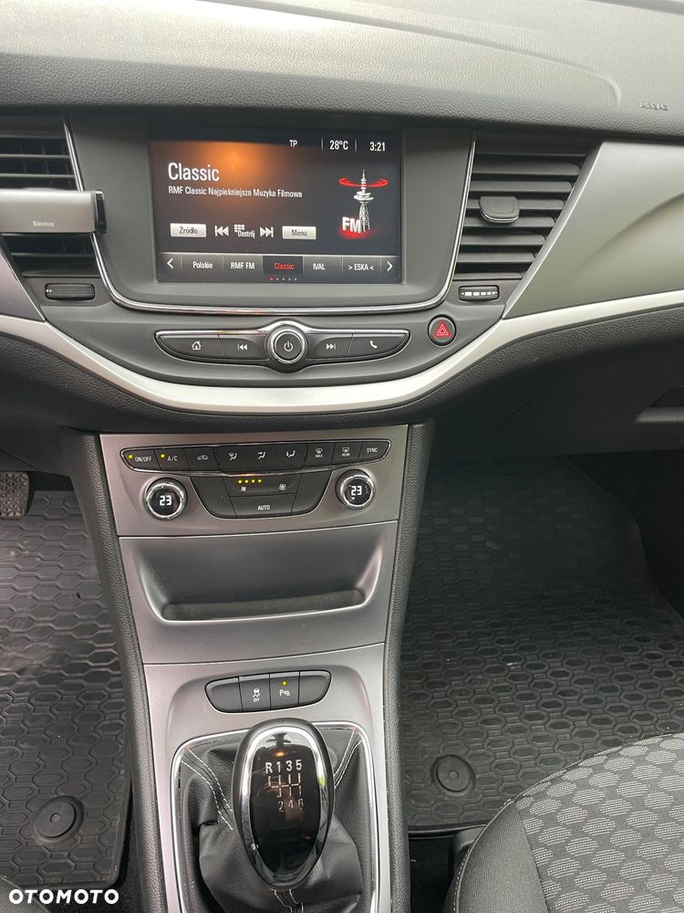 Opel Astra 1.4 T Enjoy - 10