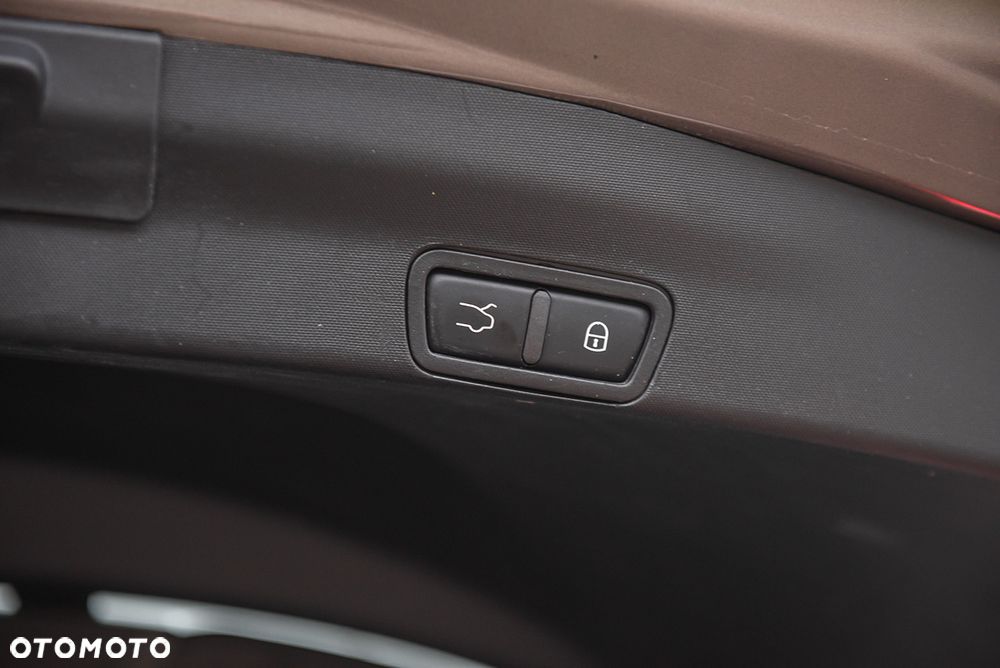 Alfa Romeo Stelvio 2.0 Turbo 16V AT8-Q4 First Edition - 32