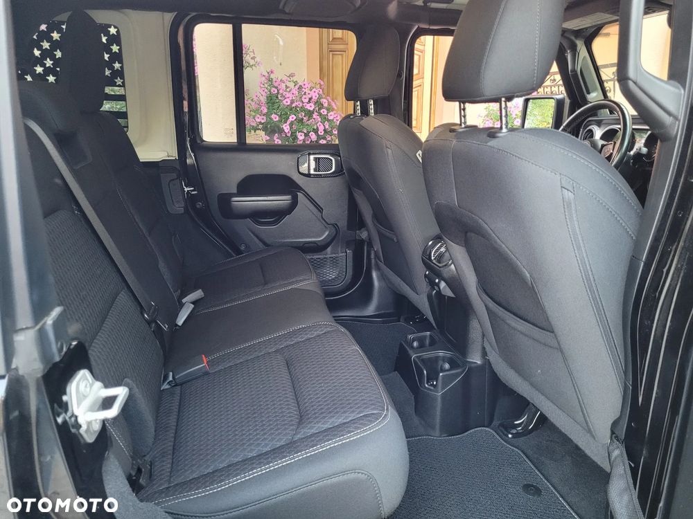 Jeep Wrangler - 19