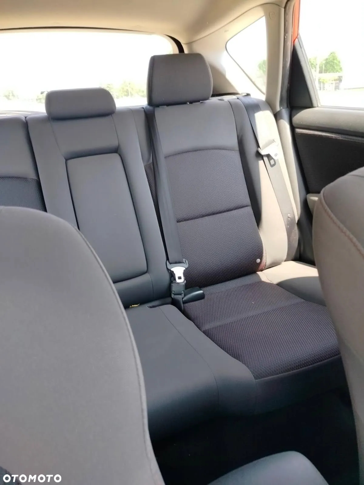 Mazda 3 1.6 Exclusive + - 3