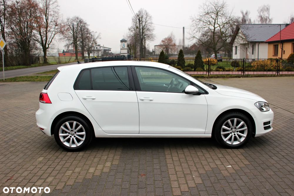 Volkswagen Golf - 5