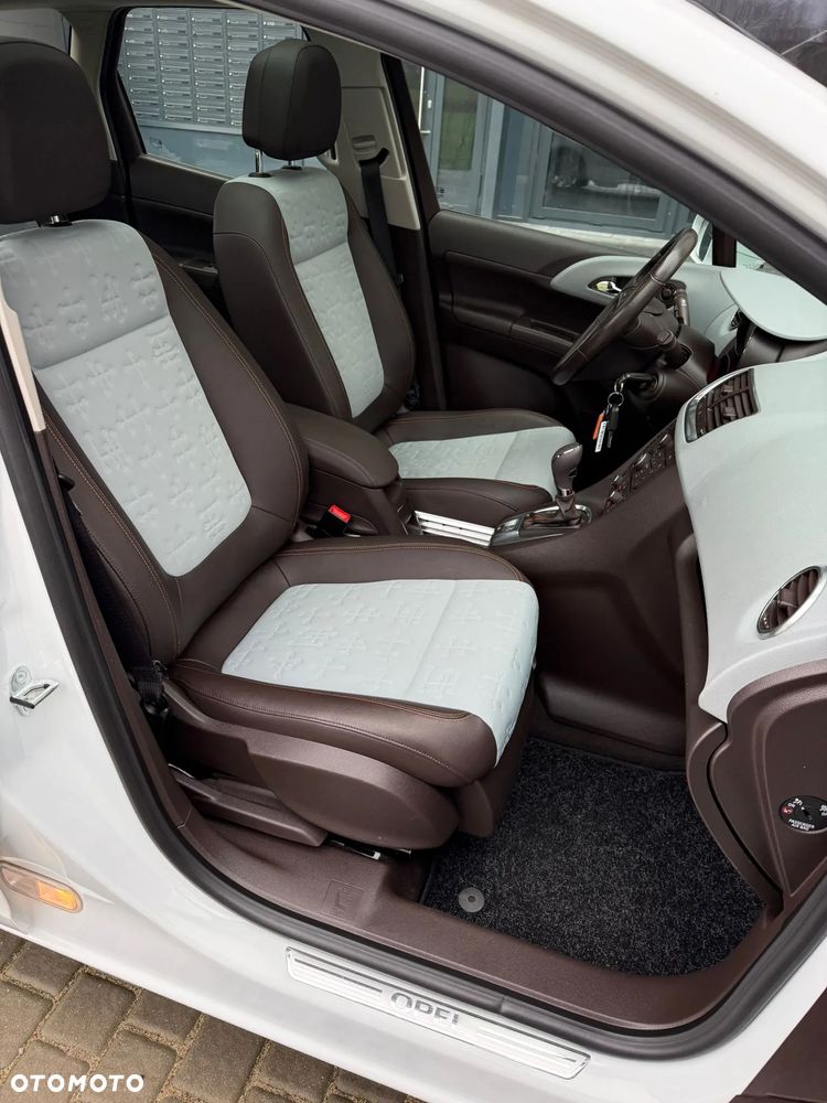 Opel Meriva 1.4 T Cosmo - 19