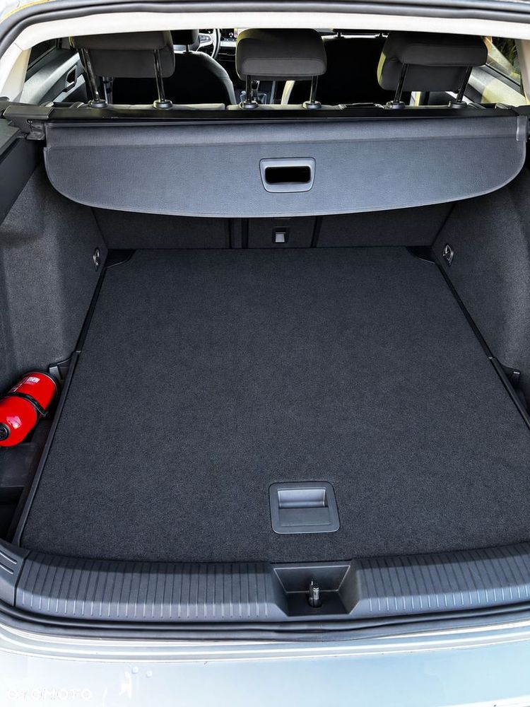 Volkswagen Golf - 12