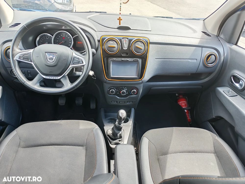 Dacia Lodgy dCi 110 Stepway Celebration - 4