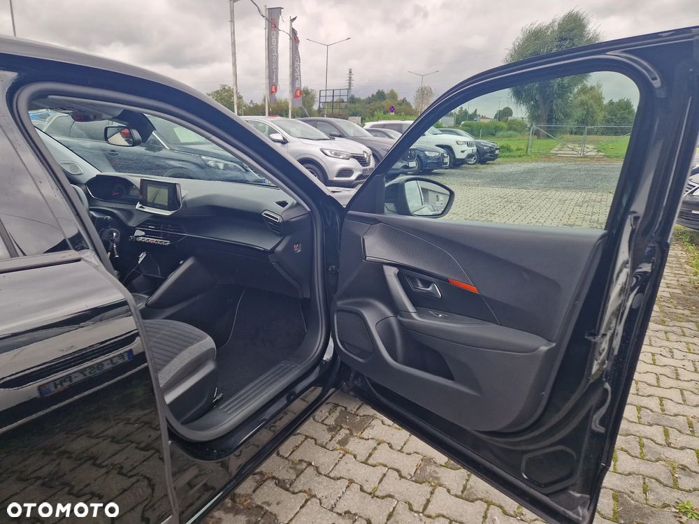 Peugeot 2008 1.2 PureTech Active S&S - 28