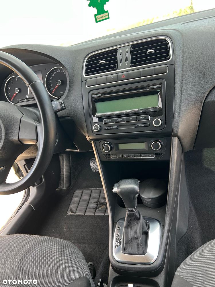 Volkswagen Polo 1.4 16V Comfortline DSG - 12