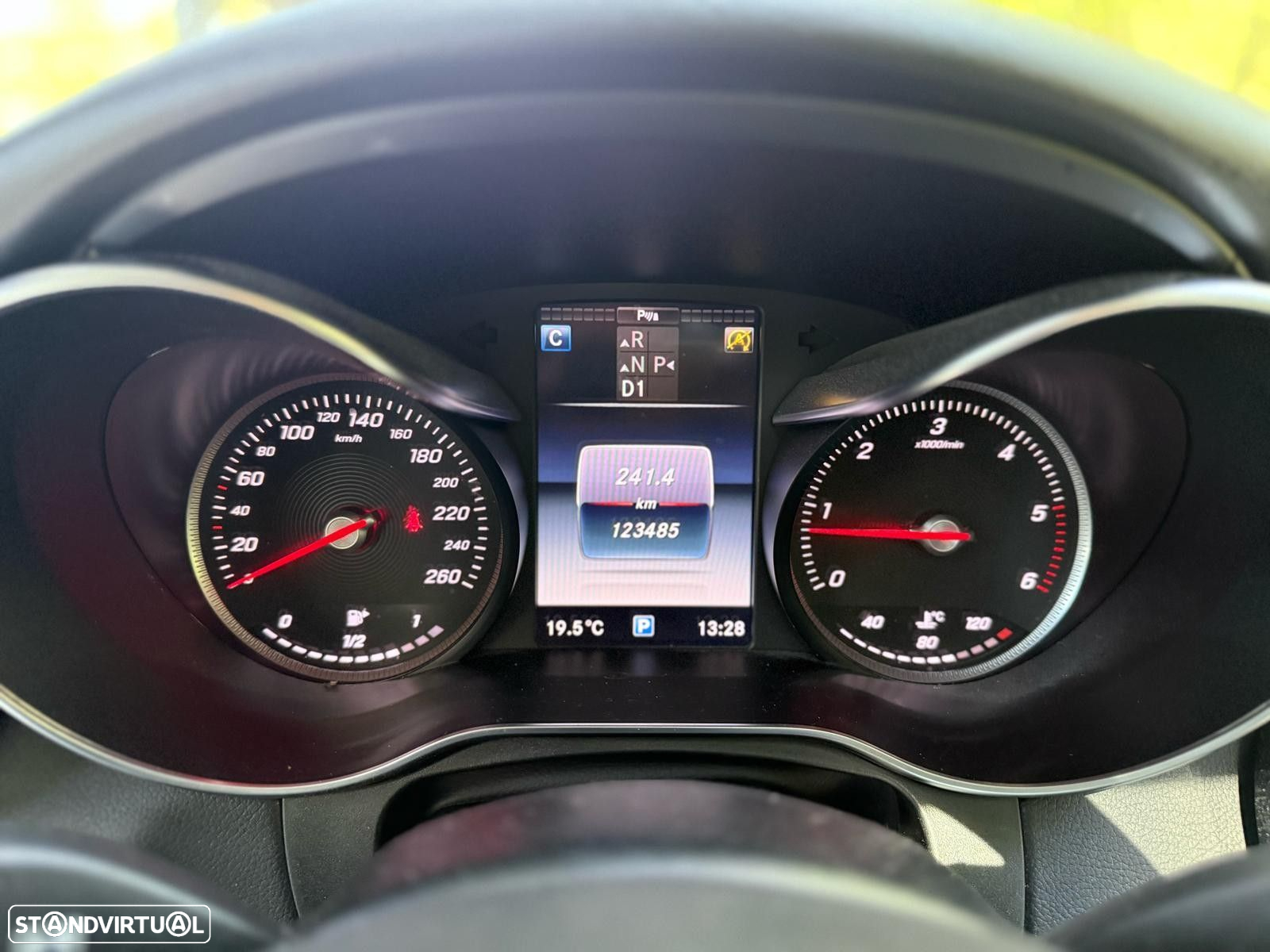 Mercedes-Benz GLC 220 d 4Matic 9G-TRONIC AMG Line - 21