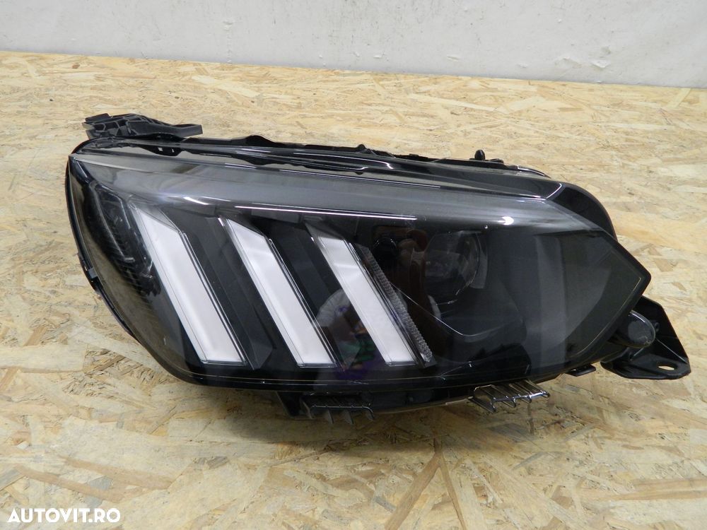 Far dreapta Peugeot 208/Peugeot 2008,  Full Led, 2019, 2020, 2021, 2022, 9823193480. - 2