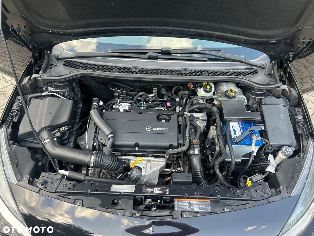Opel Astra 1.6 Turbo - 27