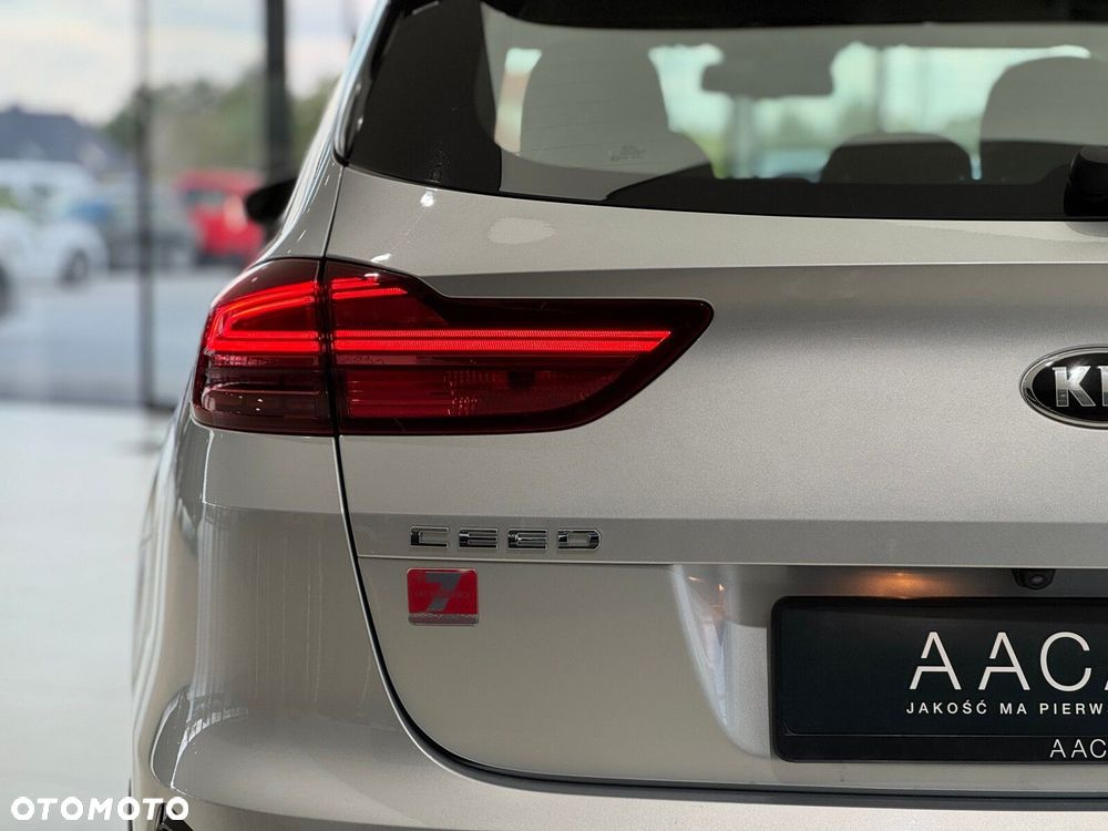 Kia Ceed - 38