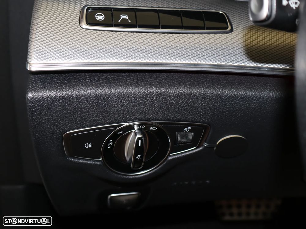 Mercedes-Benz E 300 de AMG Line - 34