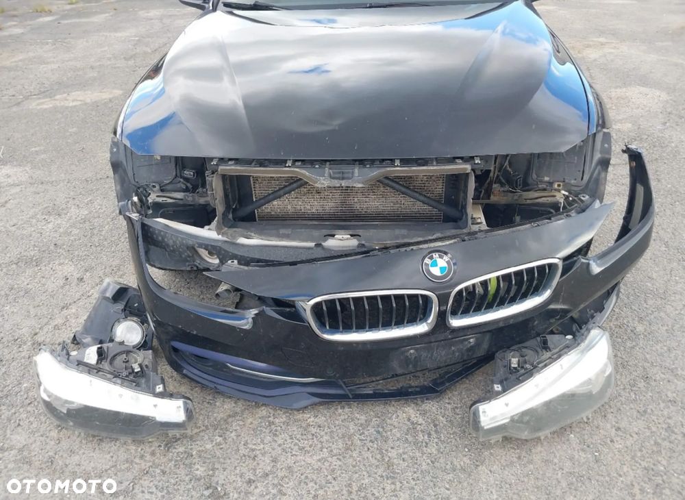 BMW Seria 3 320i Sport Line - 14