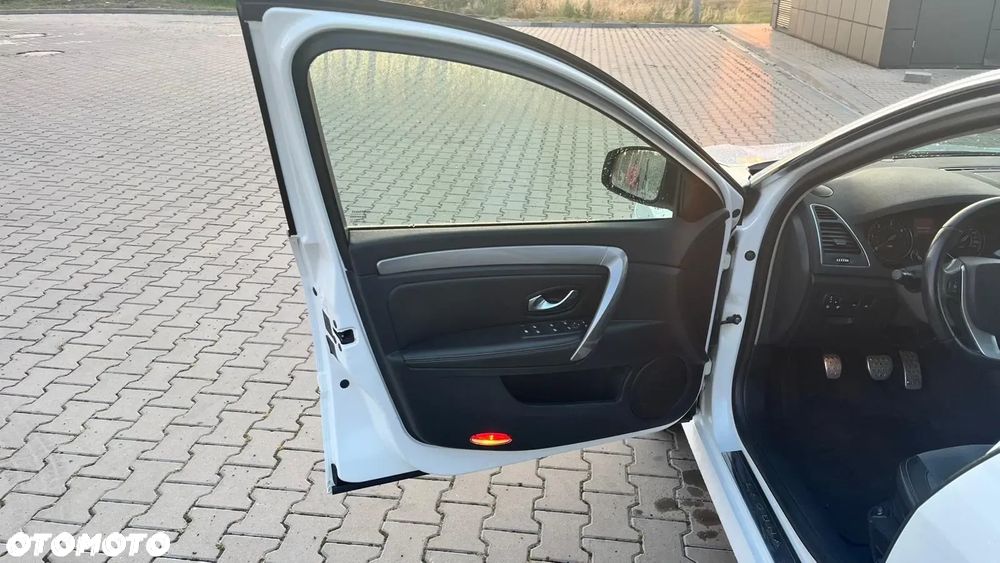 Renault Laguna ENERGY dCi 175 FAP Start & Stop Bose Edition - 8