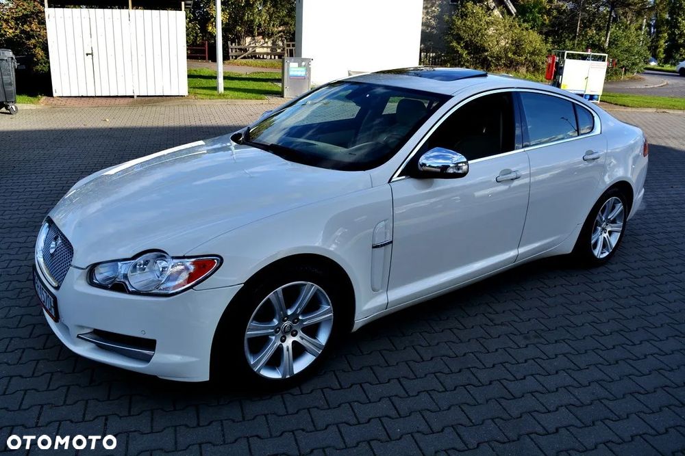Jaguar XF 4.2 V8 Premium Luxury - 21