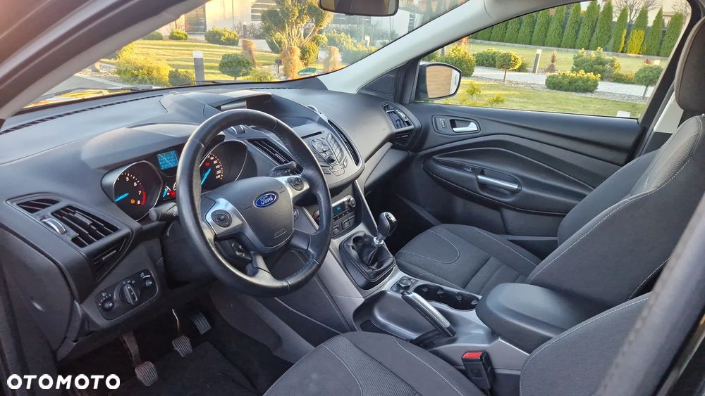 Ford Kuga 1.5 EcoBoost 2x4 Titanium - 19