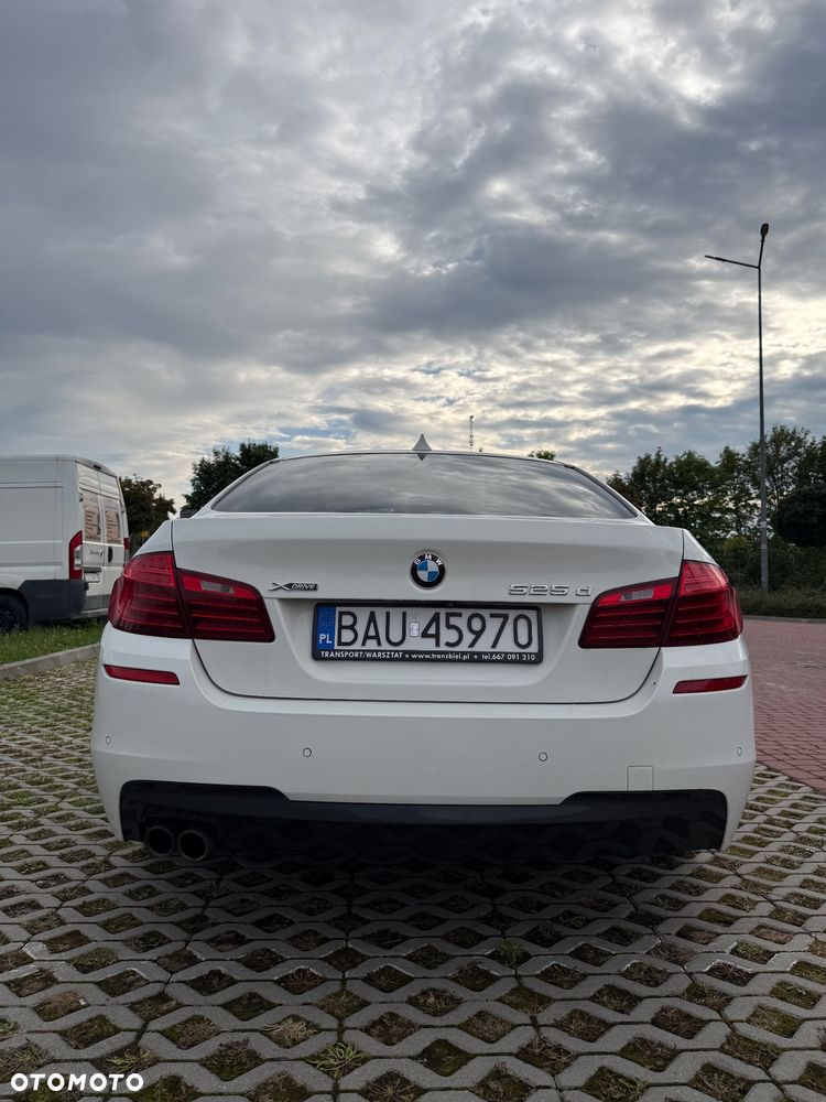 BMW Seria 5 525d xDrive - 10
