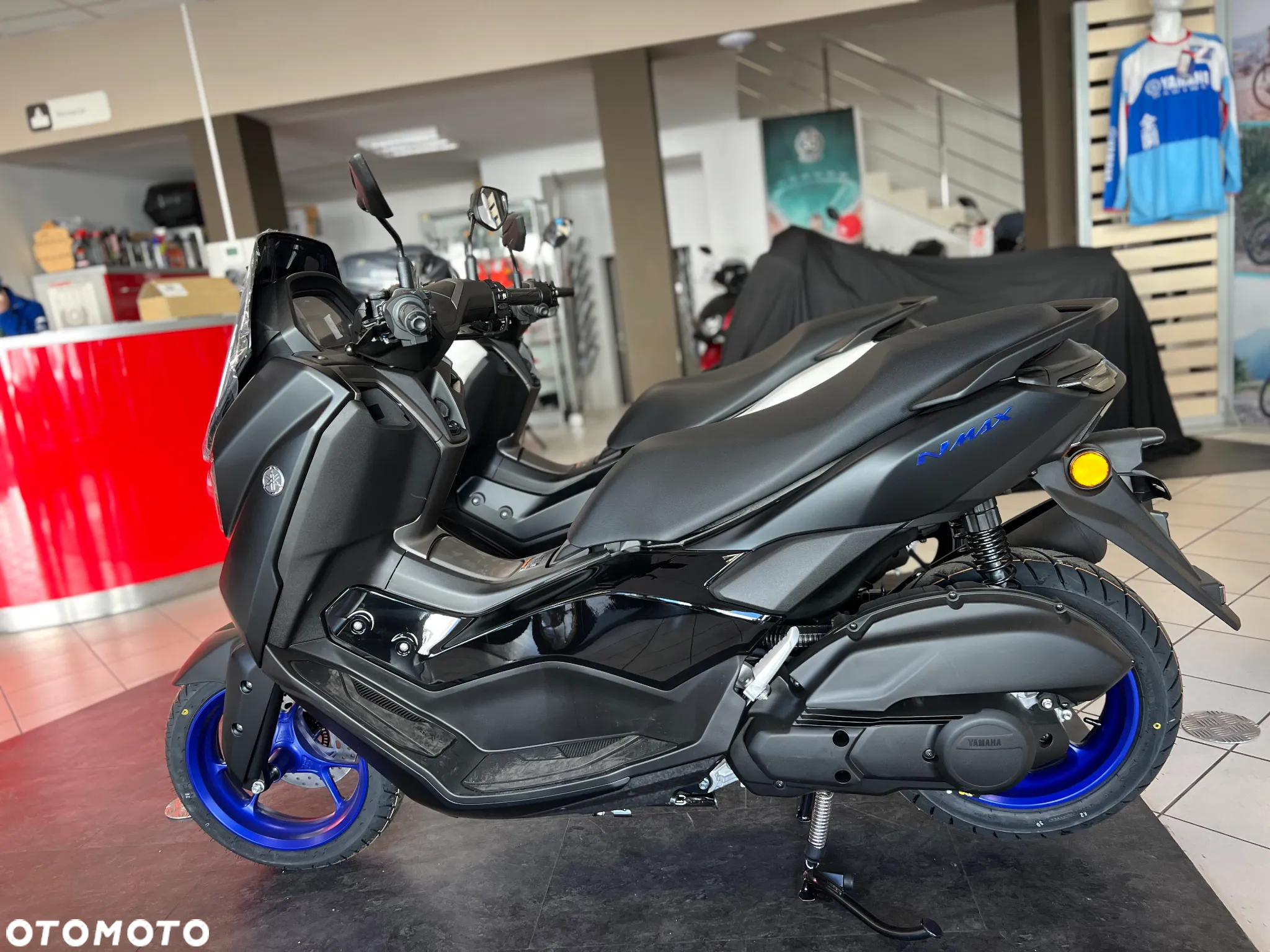 Yamaha NMAX - 18