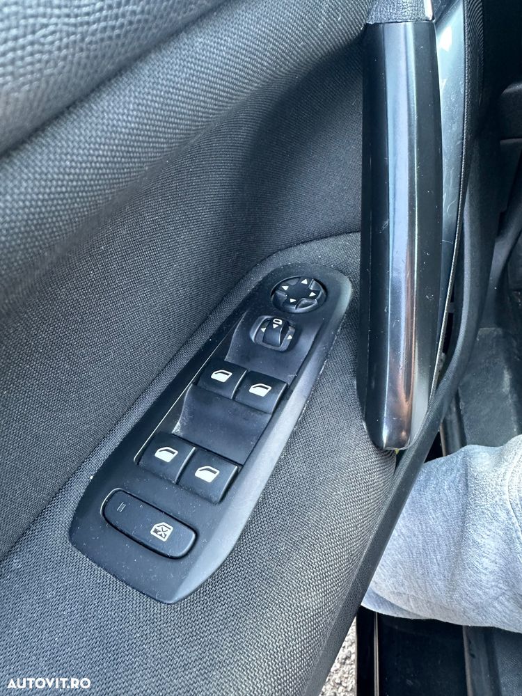 Peugeot 308 1.5L BlueHDI 130 S&S EAT8 Active - 11