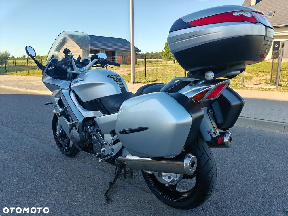 Yamaha FJR - 17