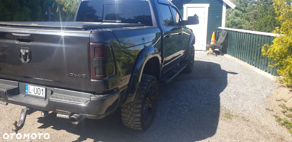 RAM 1500 5.7 eTorque Crew Cab Shortbed Bighorn Black - 5