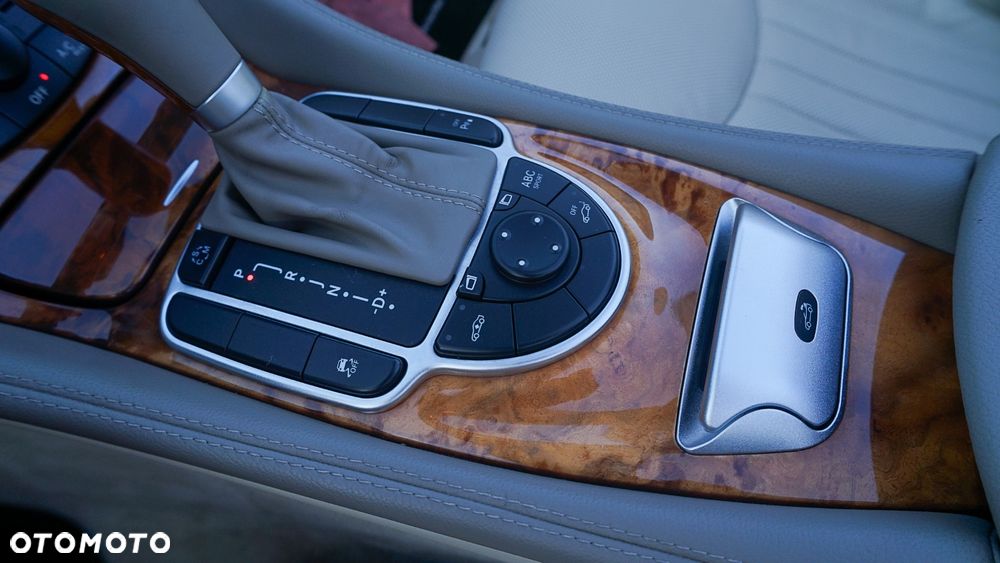 Mercedes-Benz SL - 16