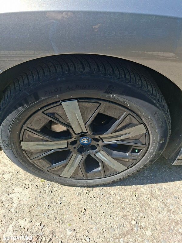 BMW iX xDrive40 - 7