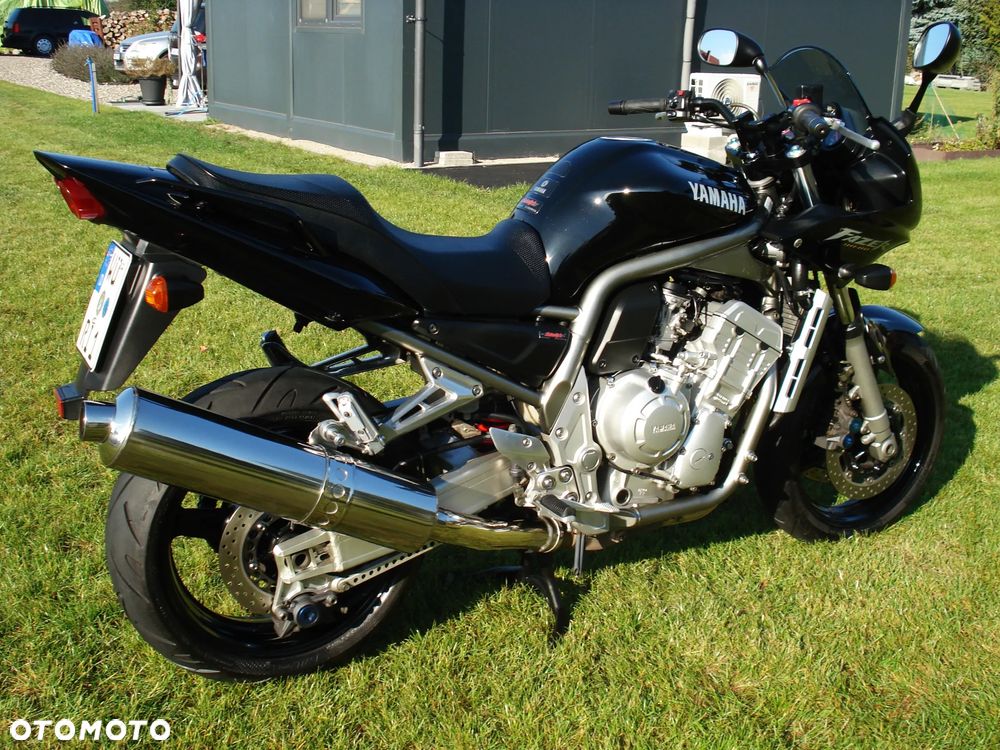 Yamaha FZS - 4