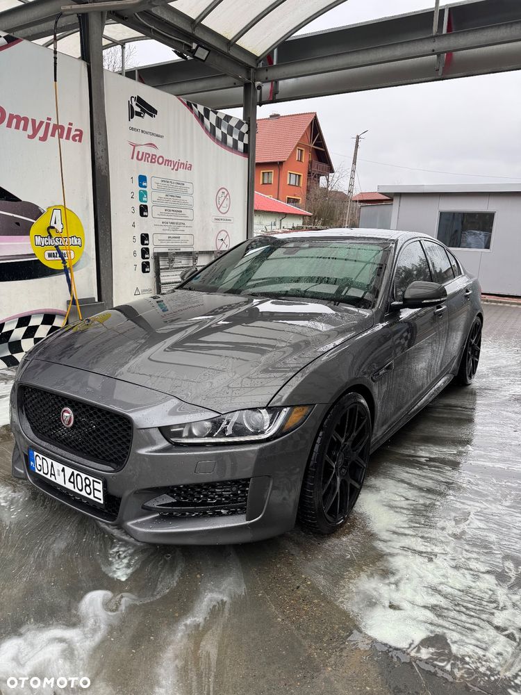 Jaguar XE - 17