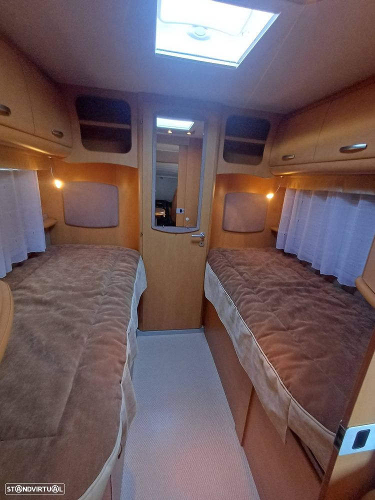 Mercedes-Benz Sprinter Pilote Explorateur 733FJ - 14