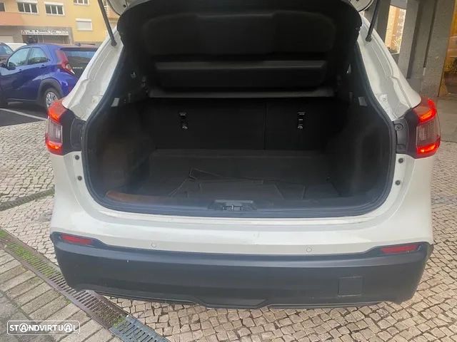 Nissan Qashqai 1.3 DIG-T N-Connecta J18 - 28