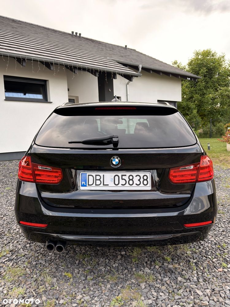 BMW Seria 3 330d xDrive Sport Line EU6 - 11