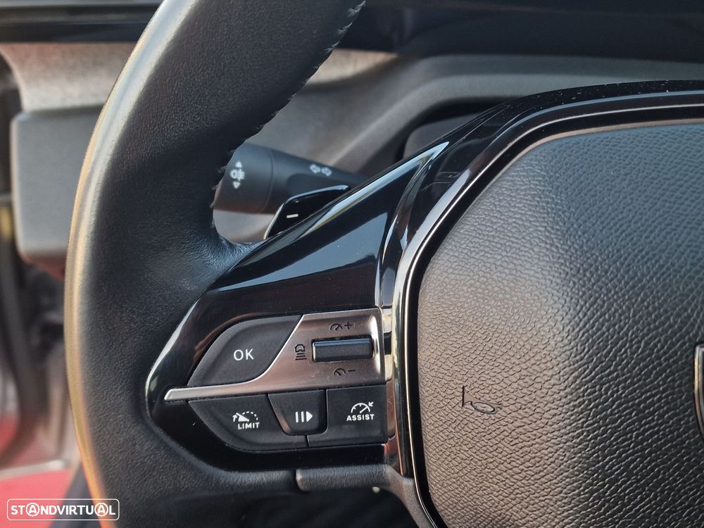 Peugeot 308 SW 1.2 PureTech Allure Pack EAT8 - 18