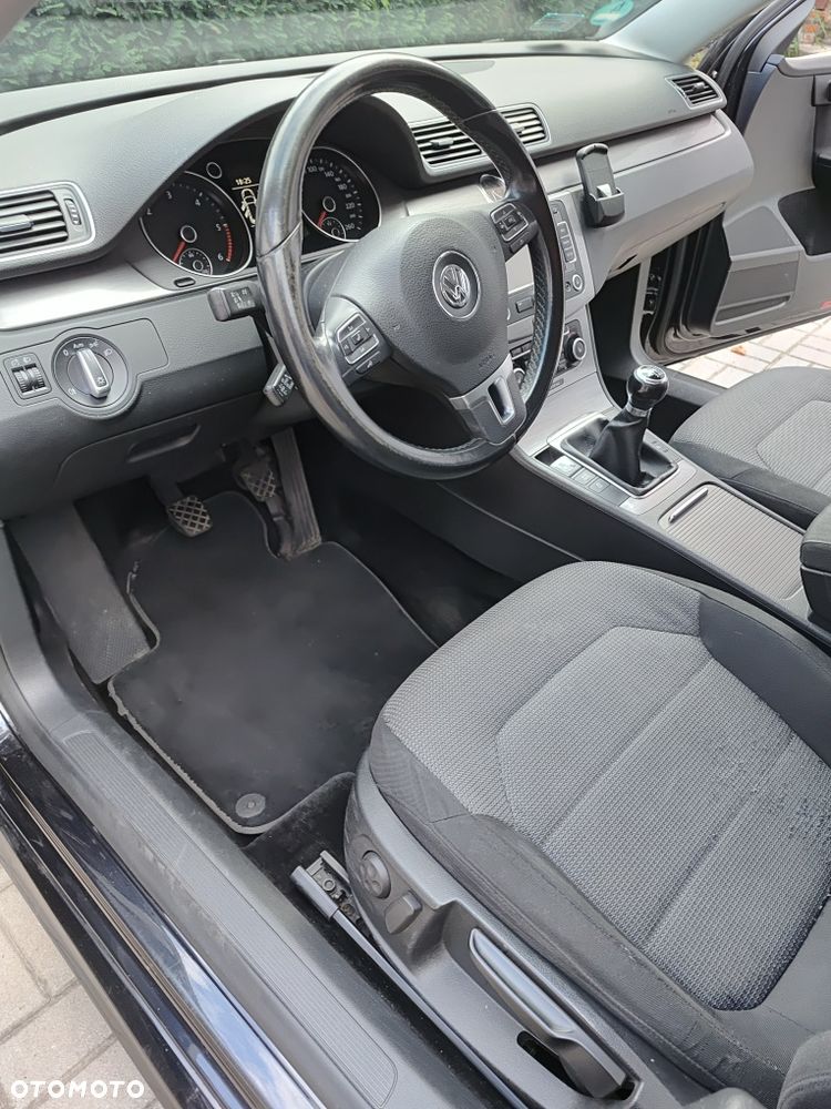 Volkswagen Passat - 3