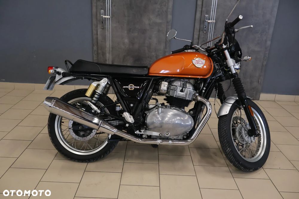 Royal Enfield Interceptor - 2