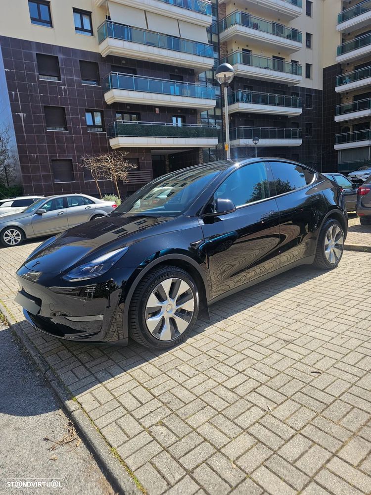 Tesla Model Y - 2