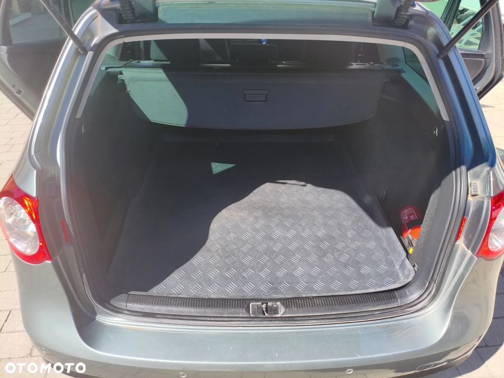 Volkswagen Passat 2.0 TDI Trendline - 8