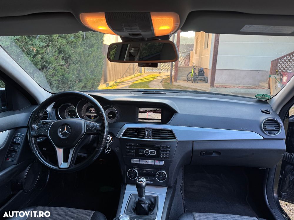 Mercedes-Benz C 220 CDI BlueEFFICIENCY T-modell - 11