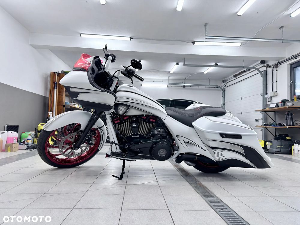 Harley-Davidson Touring Road Glide - 6