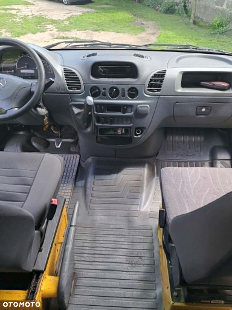 Mercedes-Benz Sprinter - 19